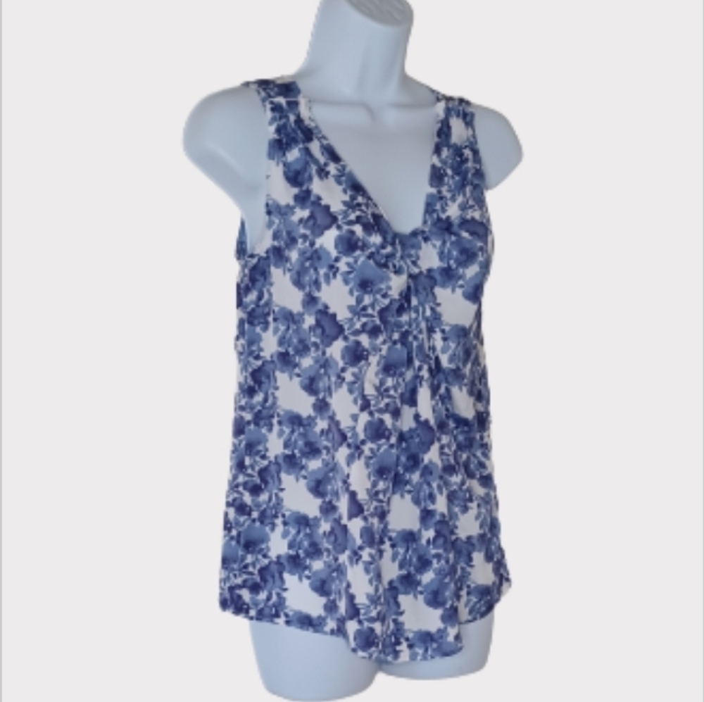 Ann Taylor Loft blue and white floral blouse, sz XS